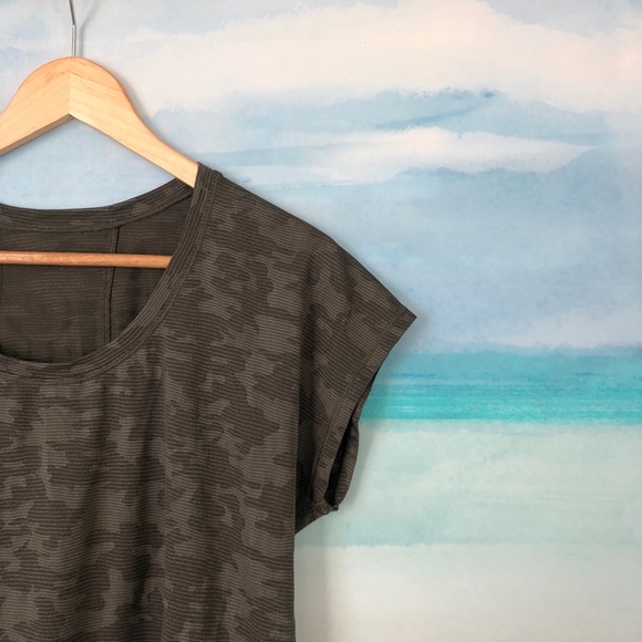 Lululemon Miles Ahead Short Sleeve Deep Camo - Picture 2 of 7
